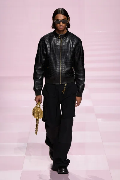 Look 70